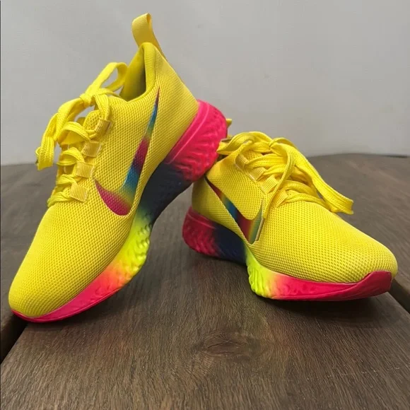 Nike Yellow Athletic Shoes Lightweight Breathable Design - Picture 8 of 11